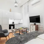 3 Bedroom Classical Apartment With A Modern Touch 2Unit