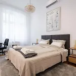 3 Bedroom Classical Apartment With A Modern Touch 2Unit