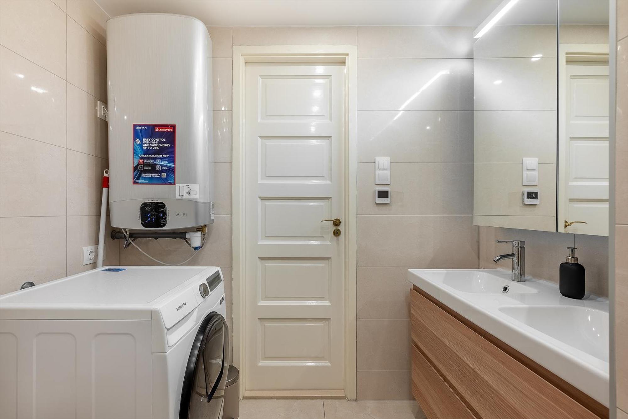 3 Bedroom Classical With A Modern Touch 2unit