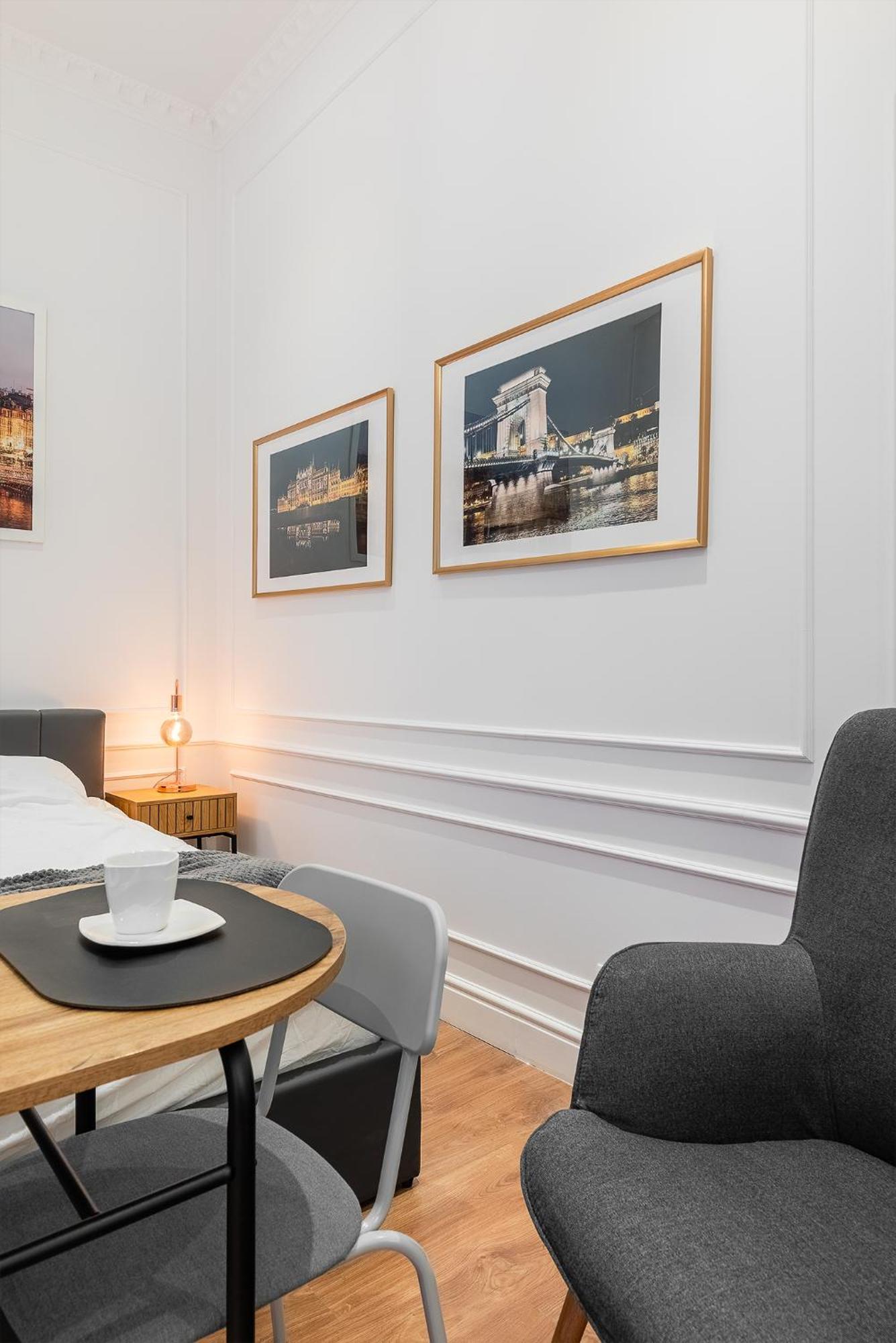 Apartment 3 Bedroom Classical With A Modern Touch 2unit Budapest