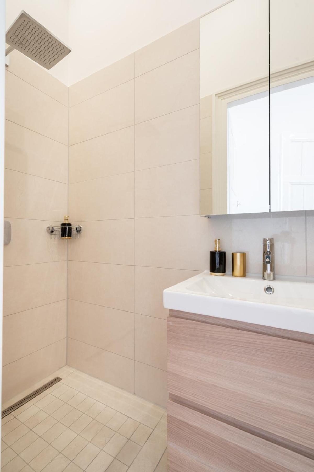 3 Bedroom Classical With A Modern Touch 2unit Apartment