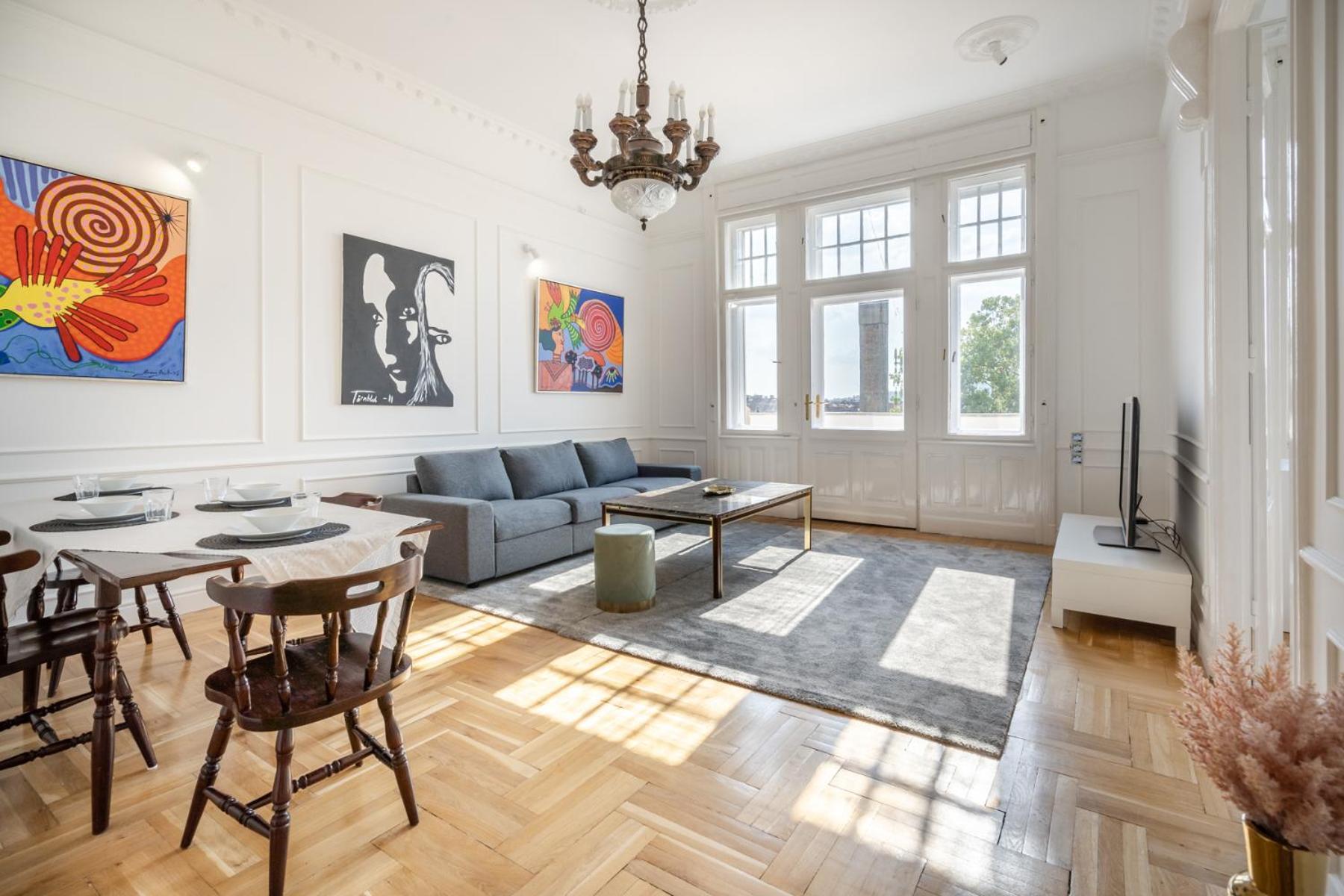 3 Bedroom Classical With A Modern Touch 2unit *